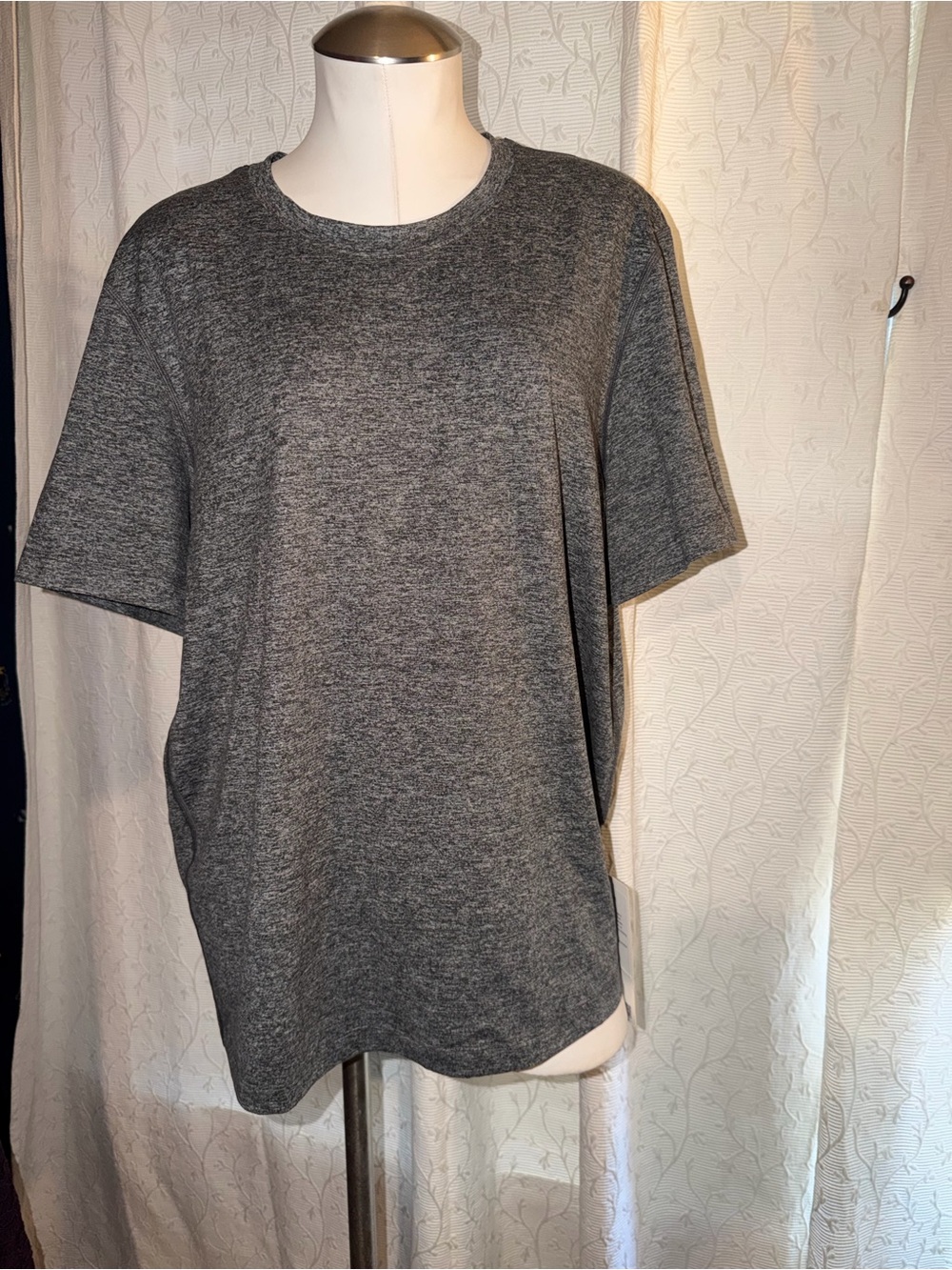 Lululemon men’s t-shirt